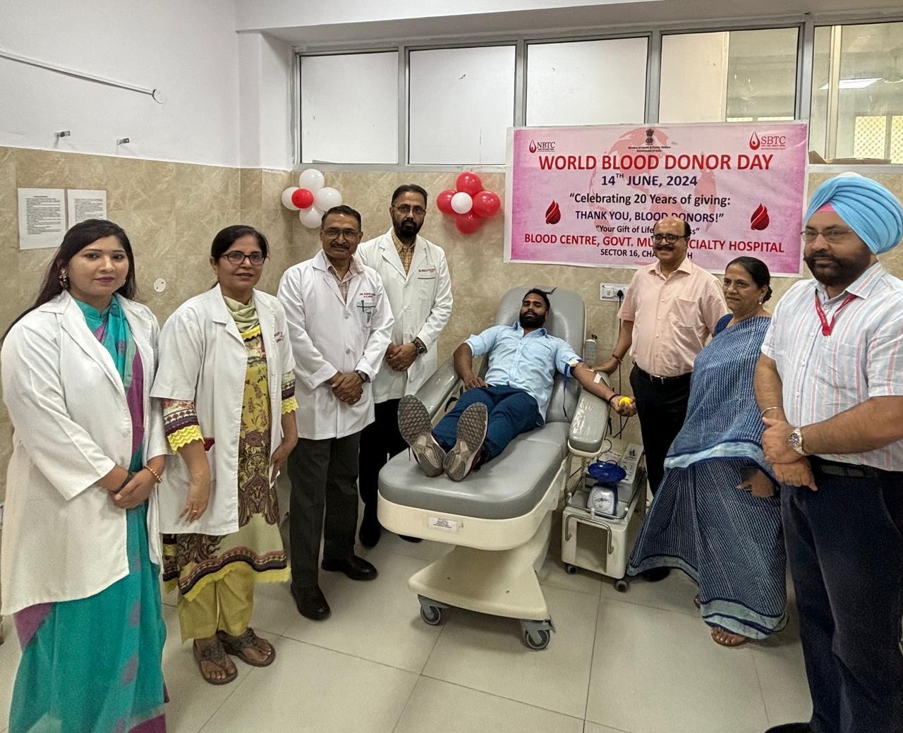 चंडीगढ़ सेक्टर 16 स्थित सरकारी मल्टीस्पेशलिटी अस्पताल ने उत्साहपूर्वक भागीदारी के साथ विश्व रक्तदाता दिवस की 20वीं वर्षगांठ मनाई। 
